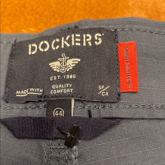 Dockers Men's Dark Gray Cargo Shorts - Picture 2 of 6